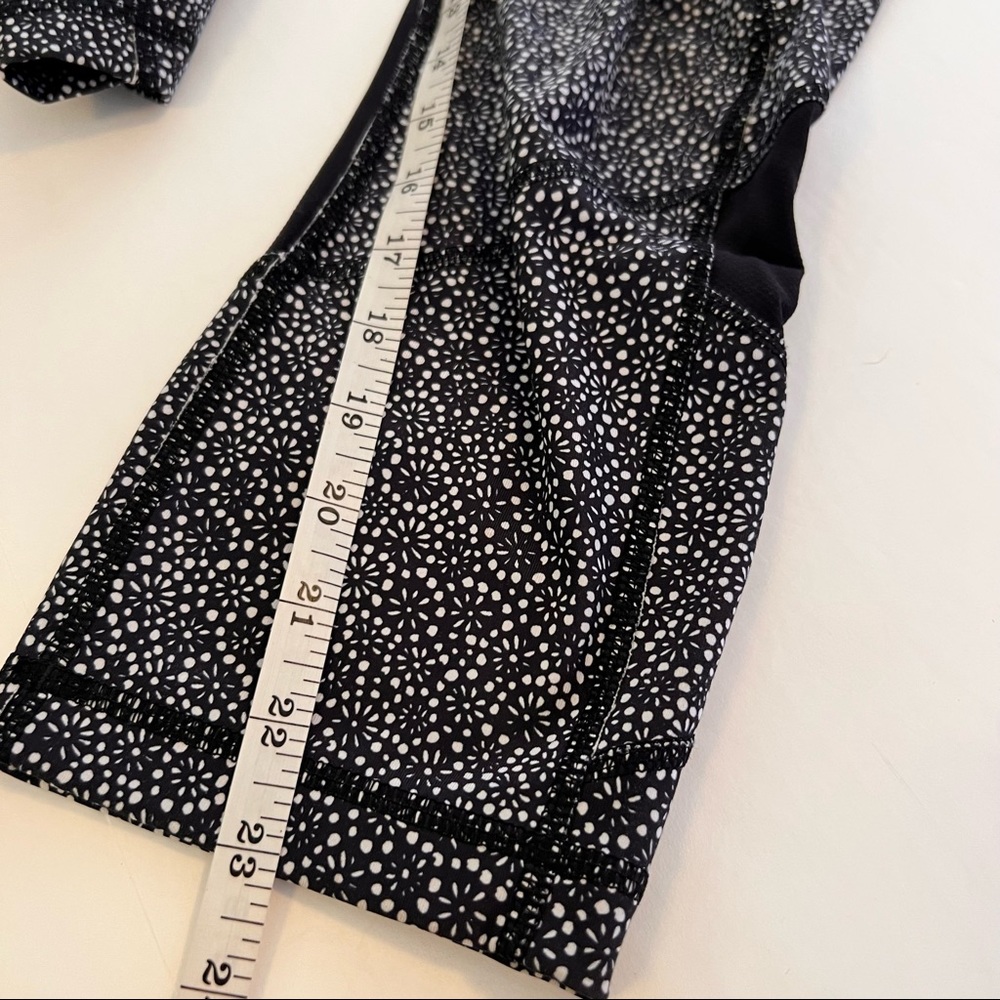 Lululemon Pace Rival Crop Freckle Flower Black Sz 6 - Picture 10 of 12